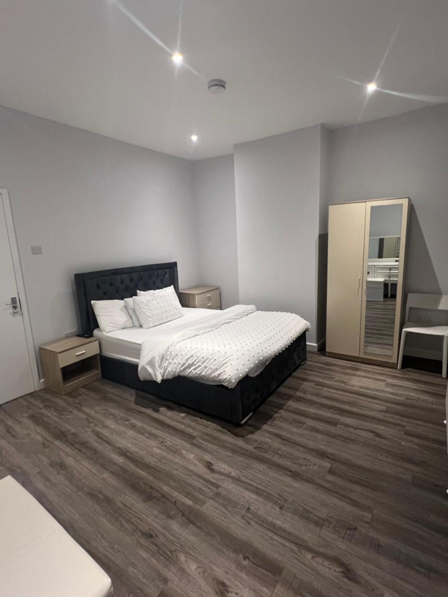 Spencer Bridge Rooms By Afl Northampton Buitenkant foto